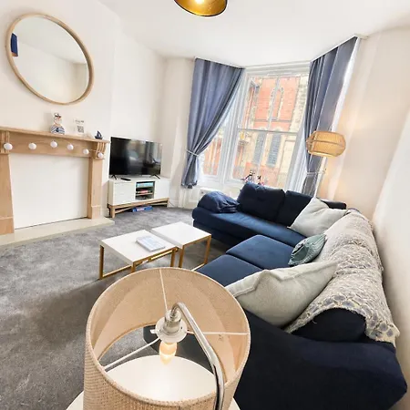 Granby House Apartments, 1, Ground Floor, Old Town, 5 Minutes Walk To South Bay Beach, Free On Street Parking *